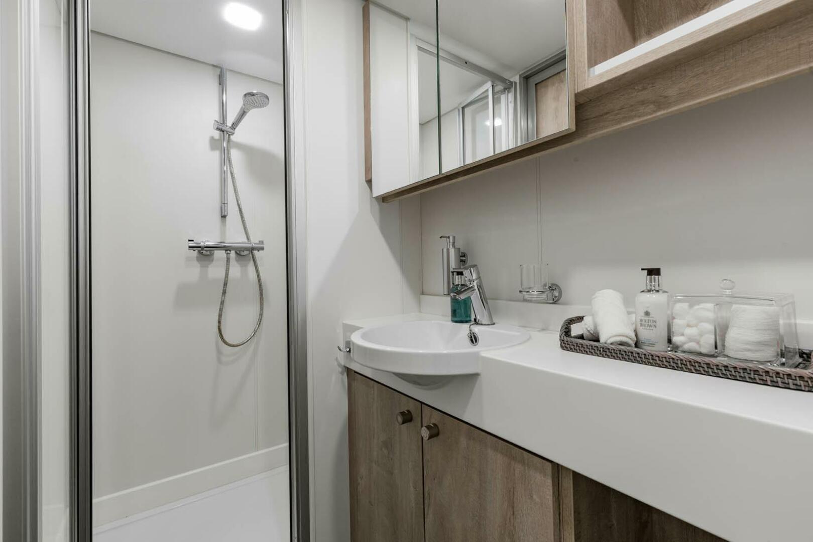 Slide: The Image of Captain's Bath - 4242644