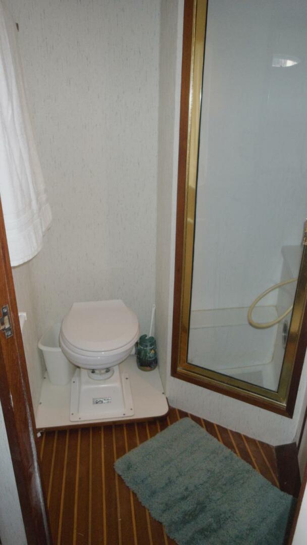 Slide: The Image of Crew Head and Shower - 4831184