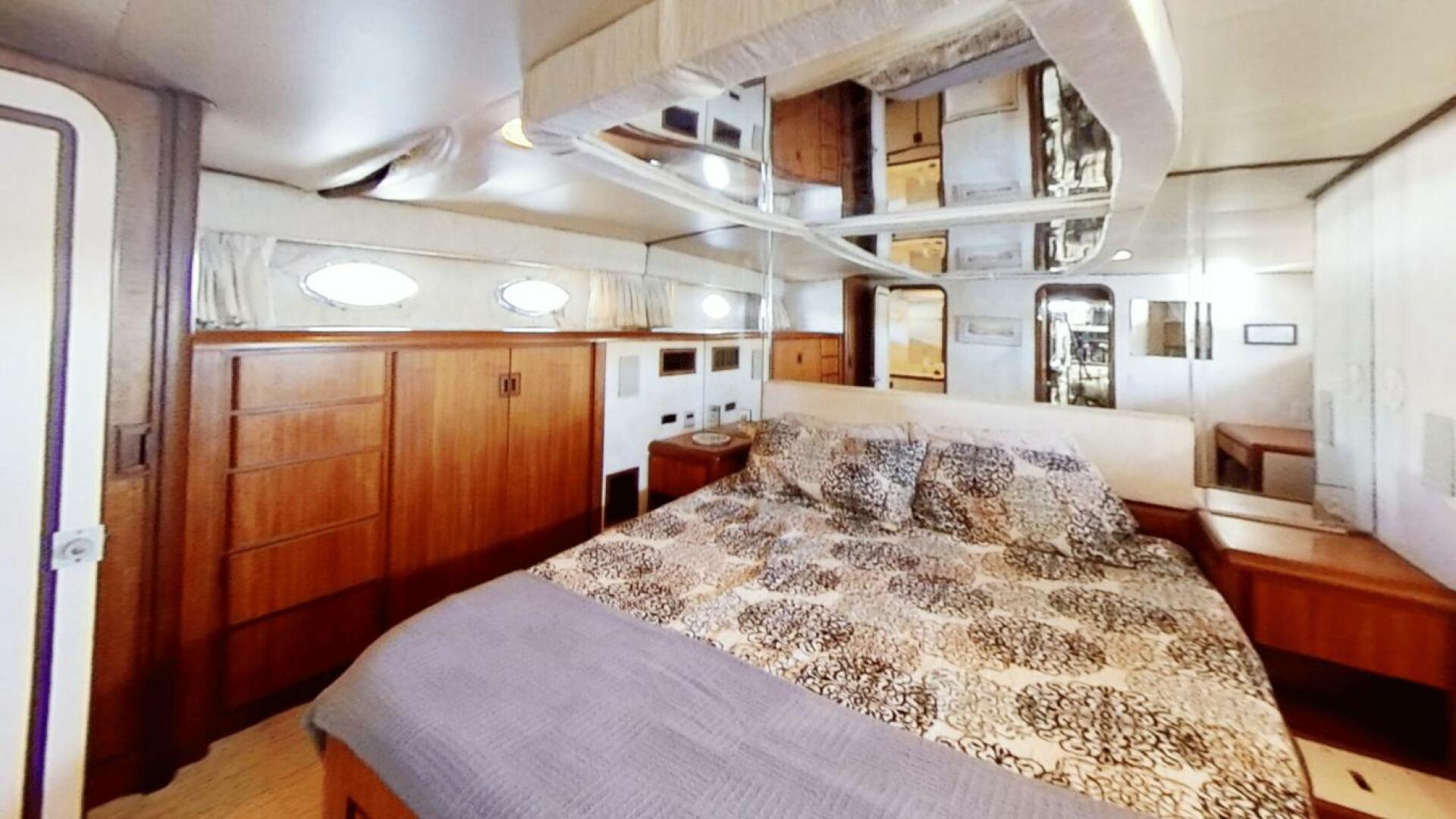 Slide: The Image of Captain's Quarters - 4831193