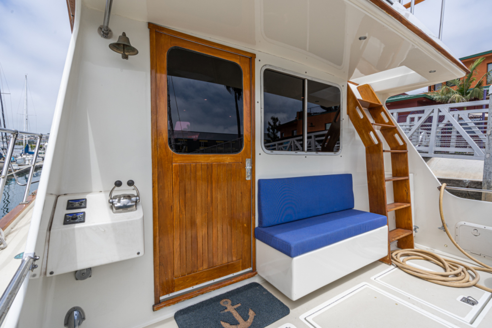 Slide: The Image of Delta Sedan Motoryacht 1982 - 4170829