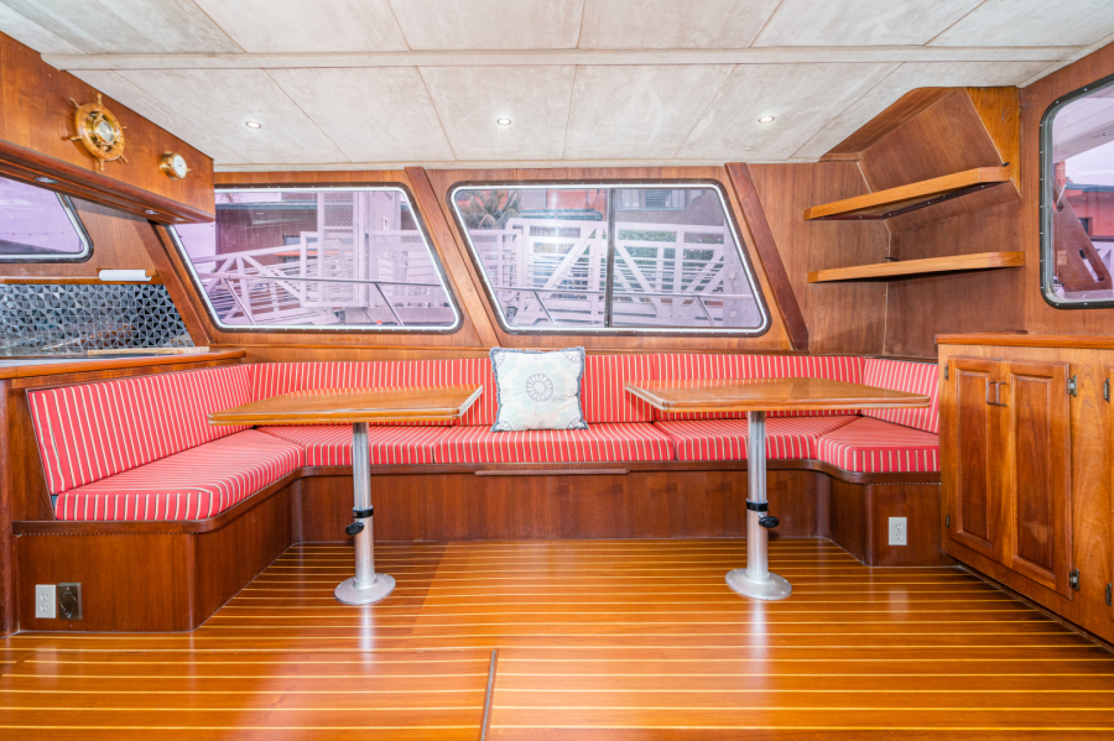 Slide: The Image of Delta Sedan Motoryacht 1982 - 4170844