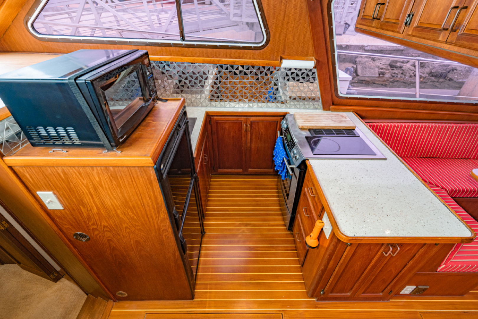 Slide: The Image of Delta Sedan Motoryacht 1982 - 4170855