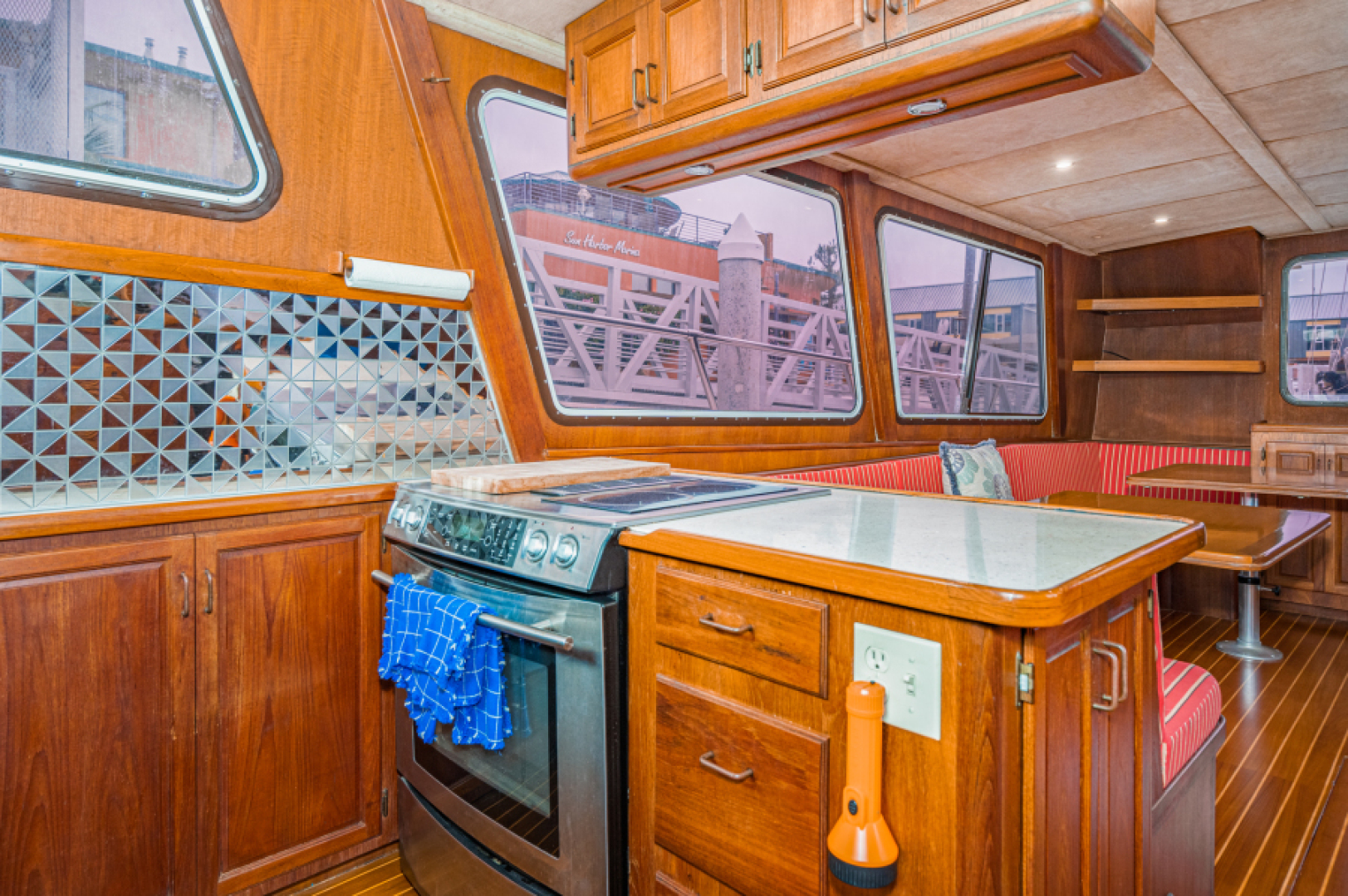 Slide: The Image of Delta Sedan Motoryacht 1982 - 4170857