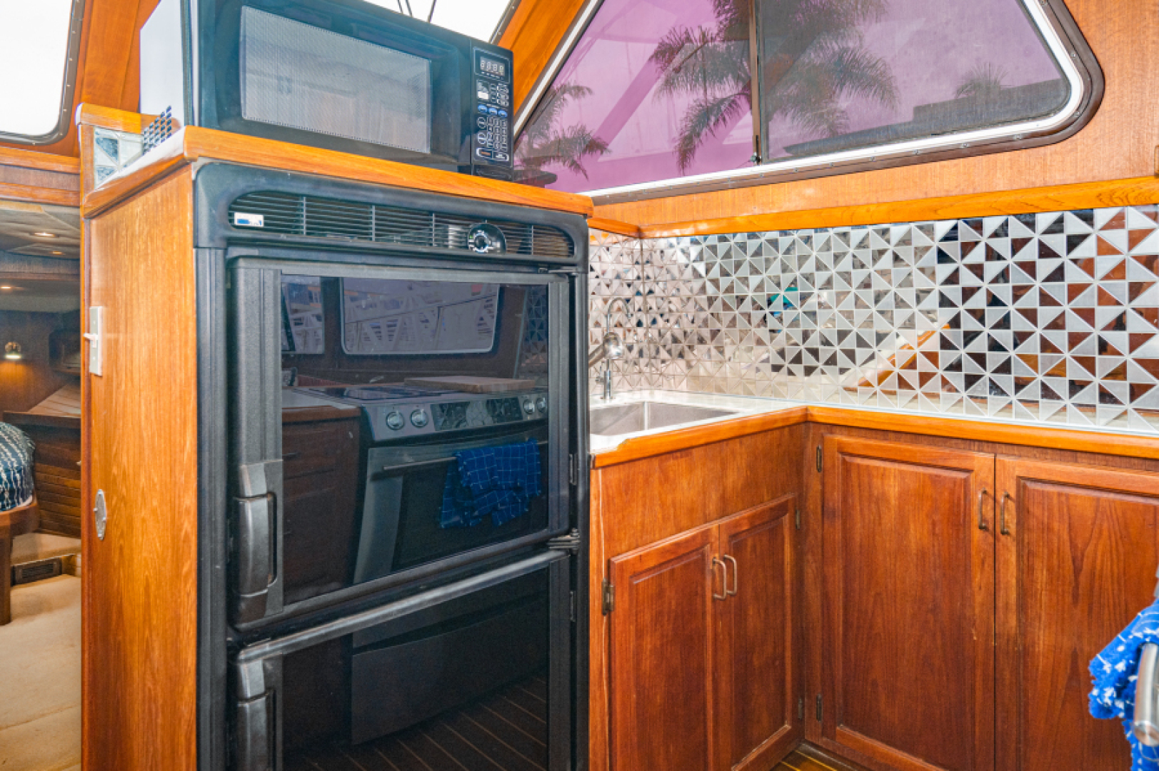 Slide: The Image of Delta Sedan Motoryacht 1982 - 4170858
