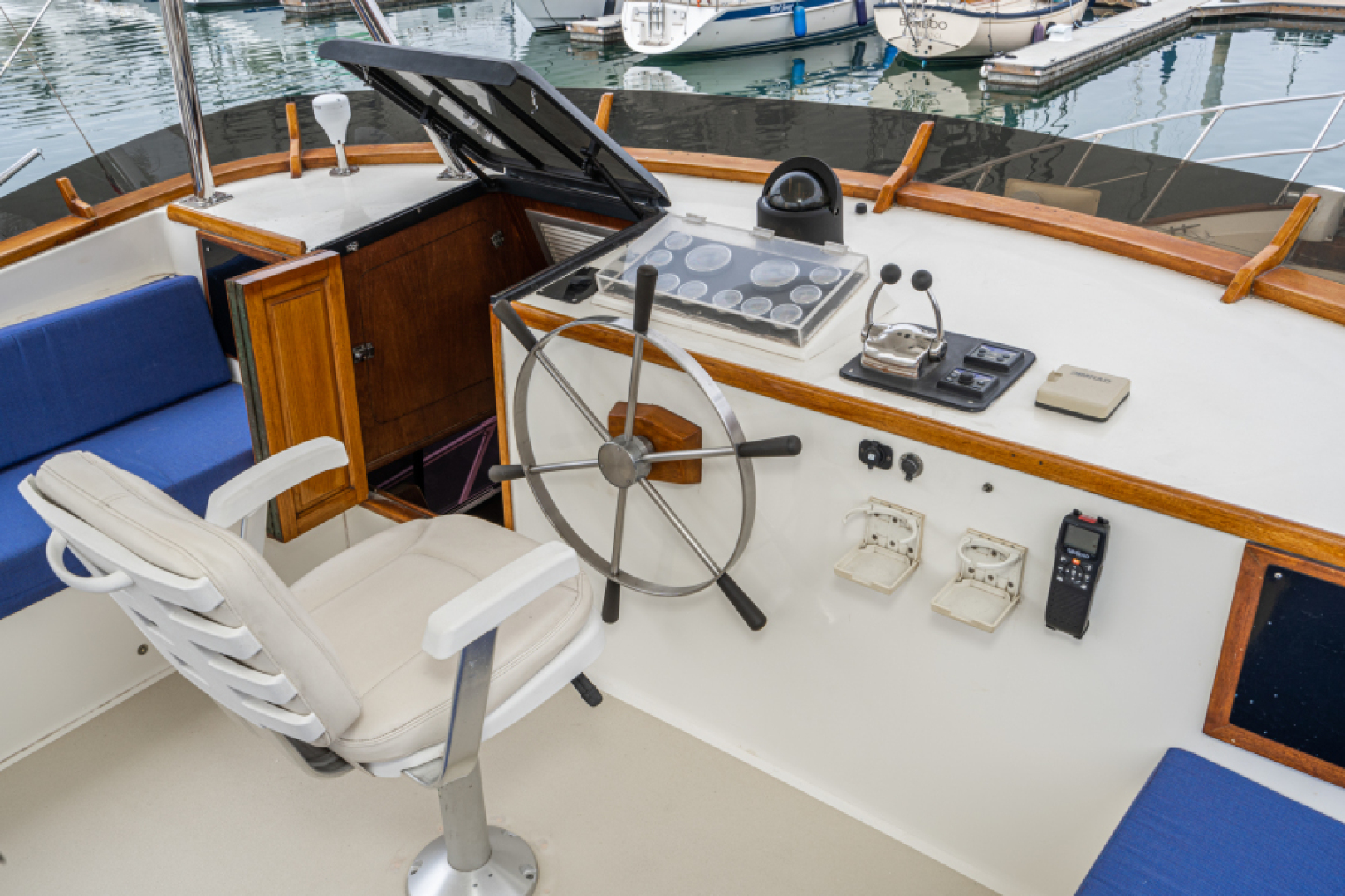 Slide: The Image of Delta Sedan Motoryacht 1982 - 4170810