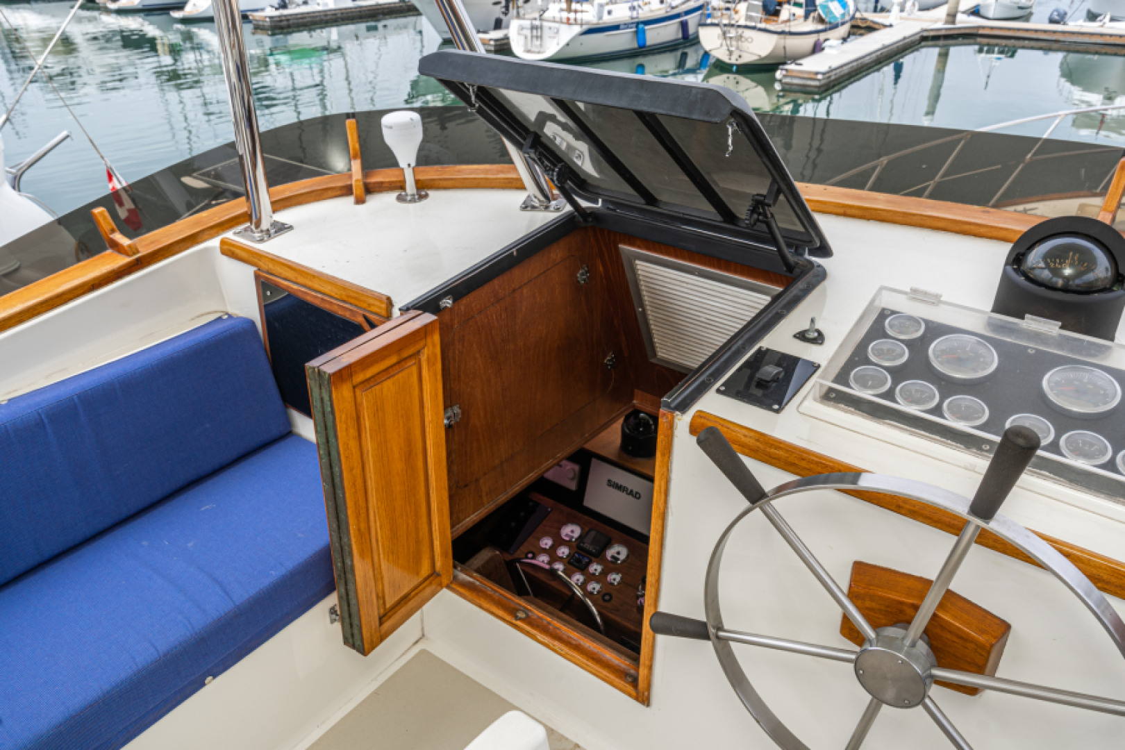 Slide: The Image of Delta Sedan Motoryacht 1982 - 4170813