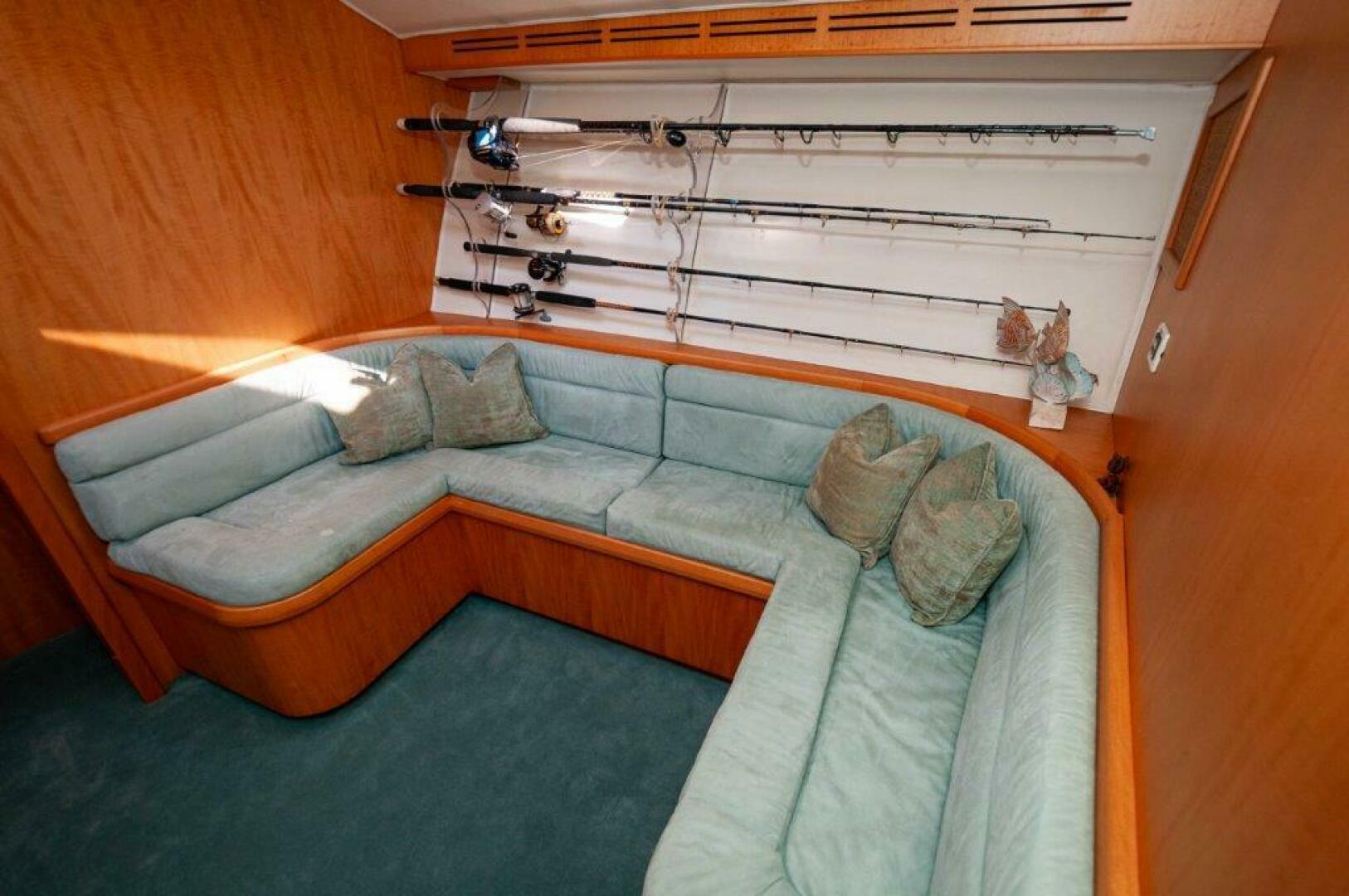 Slide: The Image of 2006 Dixon Custom 52 Express- BIG HORSE- Salon - 4742182