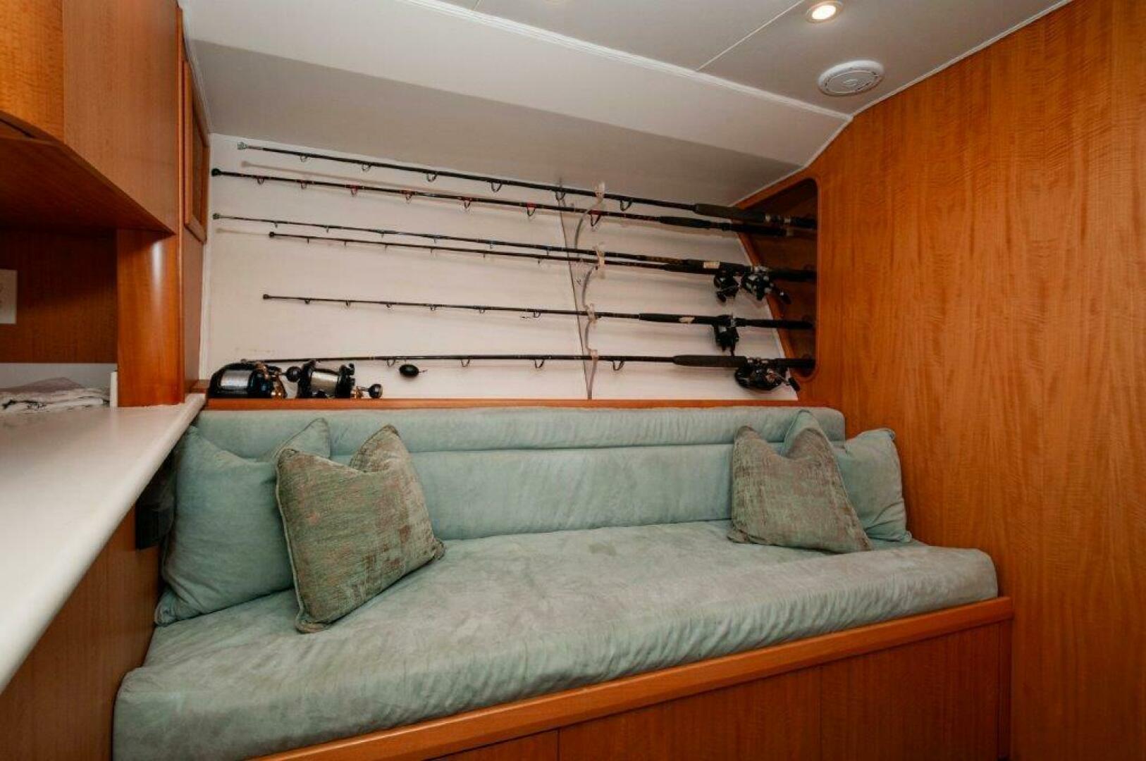 Slide: The Image of 2006 Dixon Custom 52 Express- BIG HORSE- Salon - 4742179