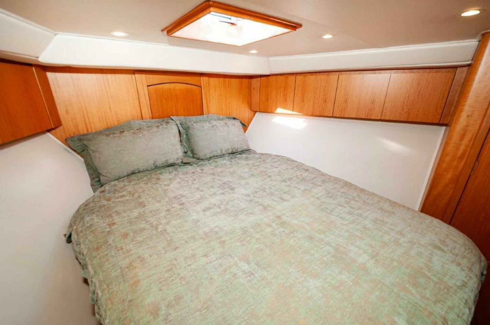 Slide: The Image of 2006 Dixon Custom 52 Express- BIG HORSE- Master Stateroom - 4742175
