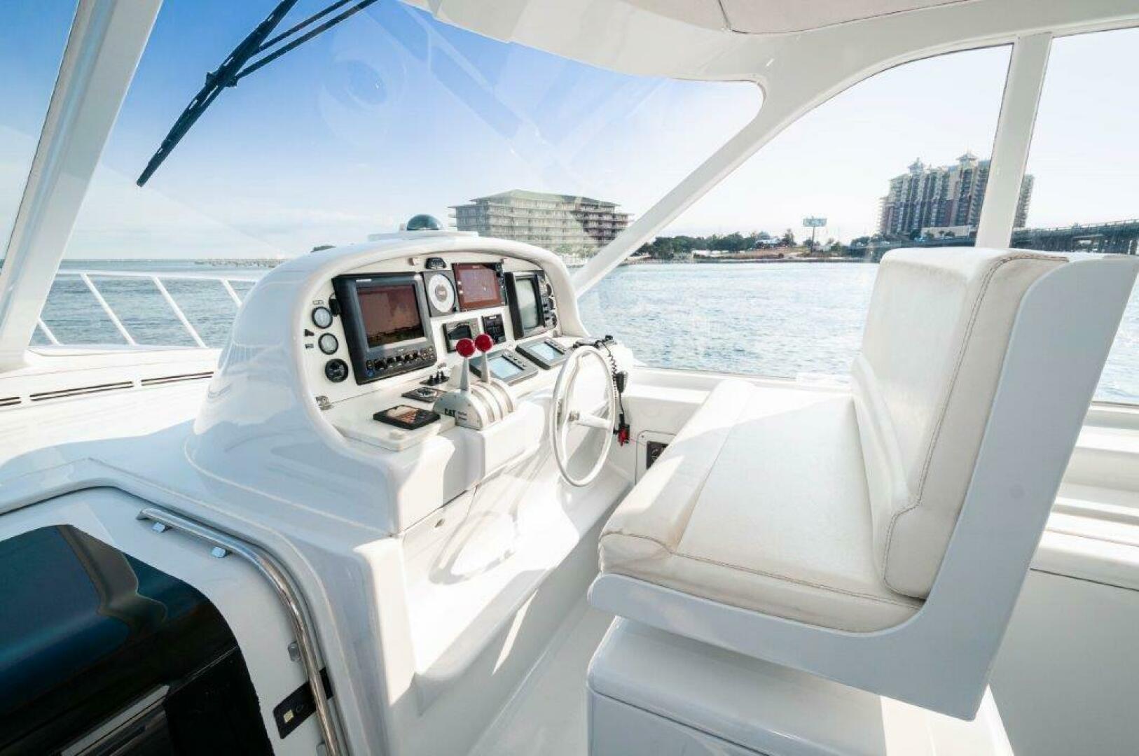 Slide: The Image of 2006 Dixon Custom 52 Express- BIG HORSE- Helm - 4742172