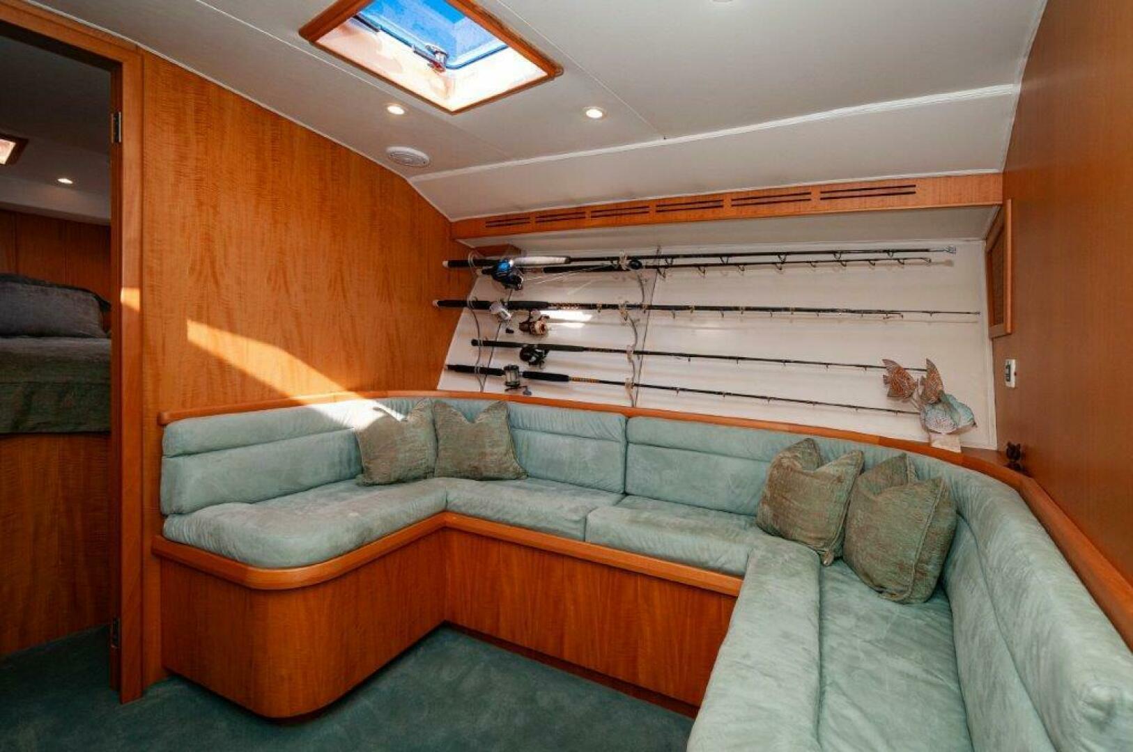 Slide: The Image of 2006 Dixon Custom 52 Express- BIG HORSE- Salon - 4742177