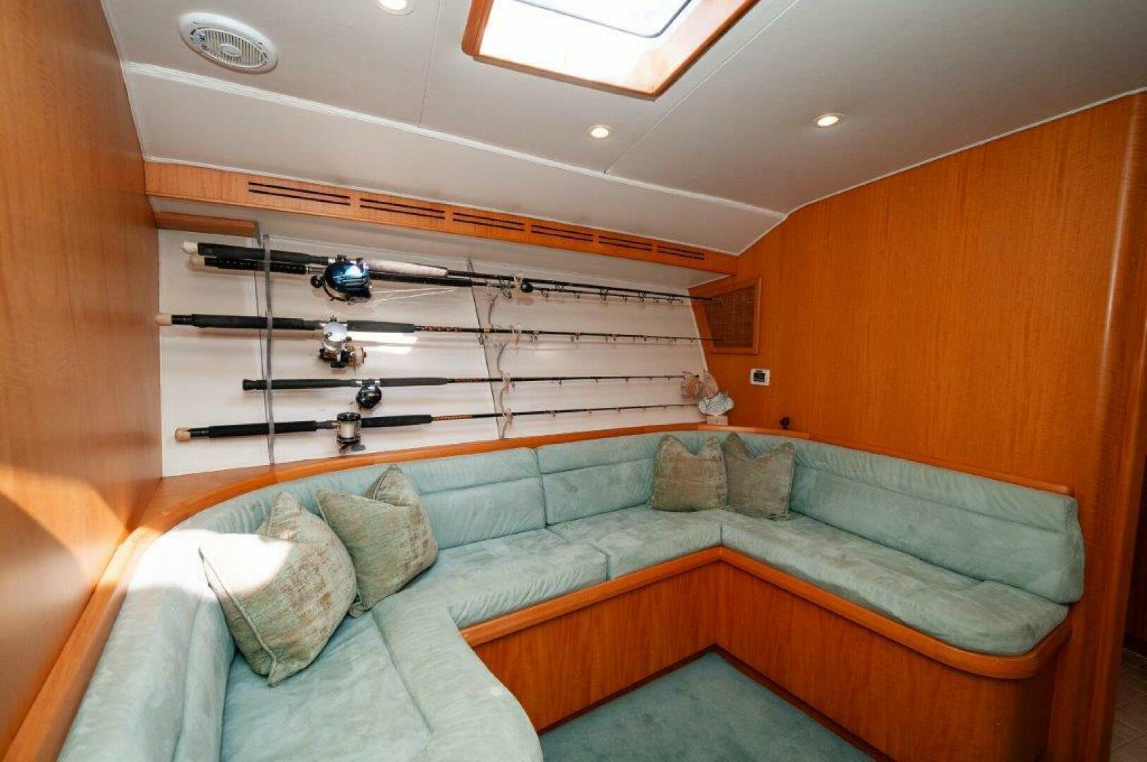Slide: The Image of 2006 Dixon Custom 52 Express- BIG HORSE- Salon - 4742181