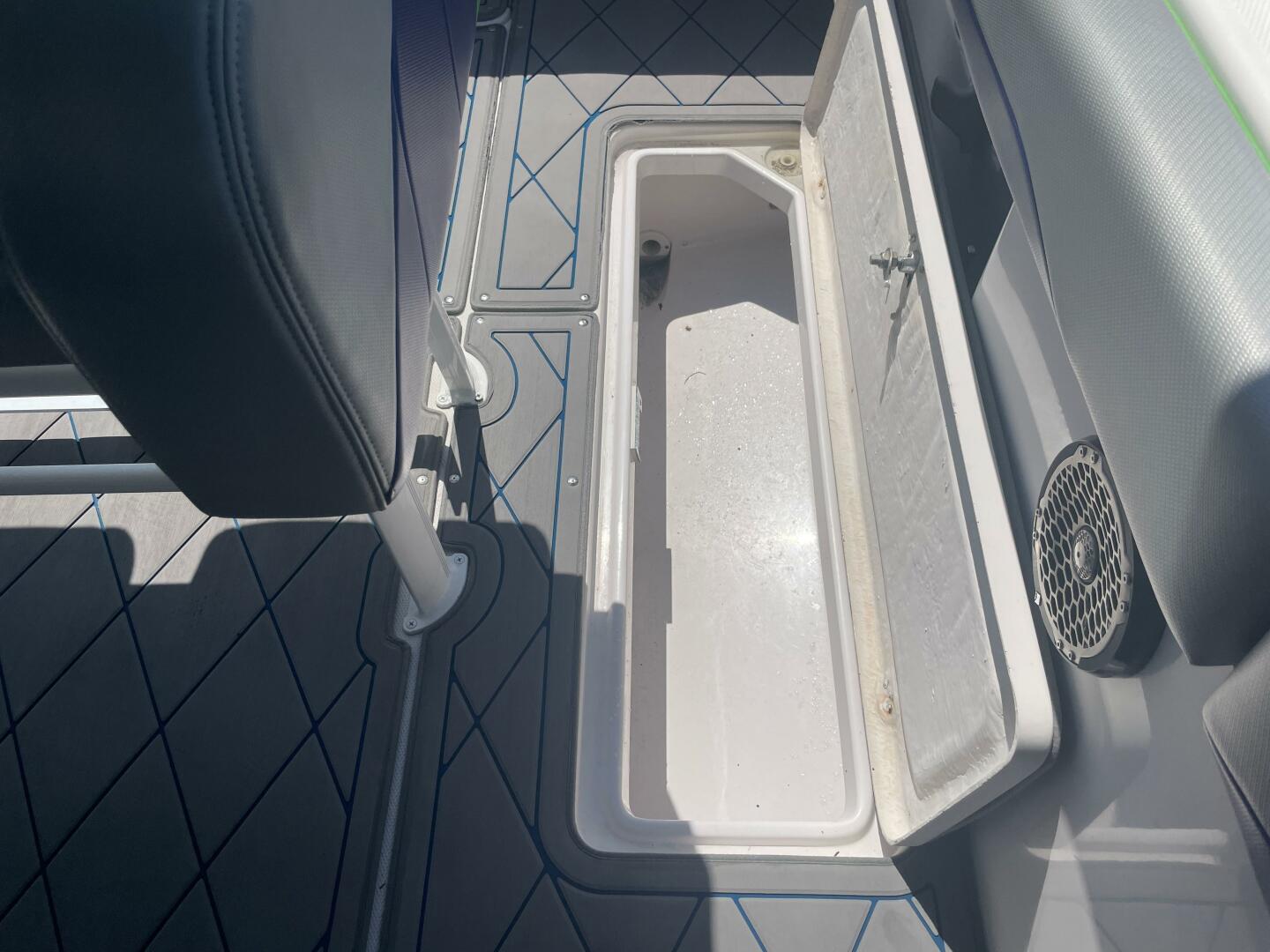 Slide: The Image of Donzi 35ZF 2001 - 5239417