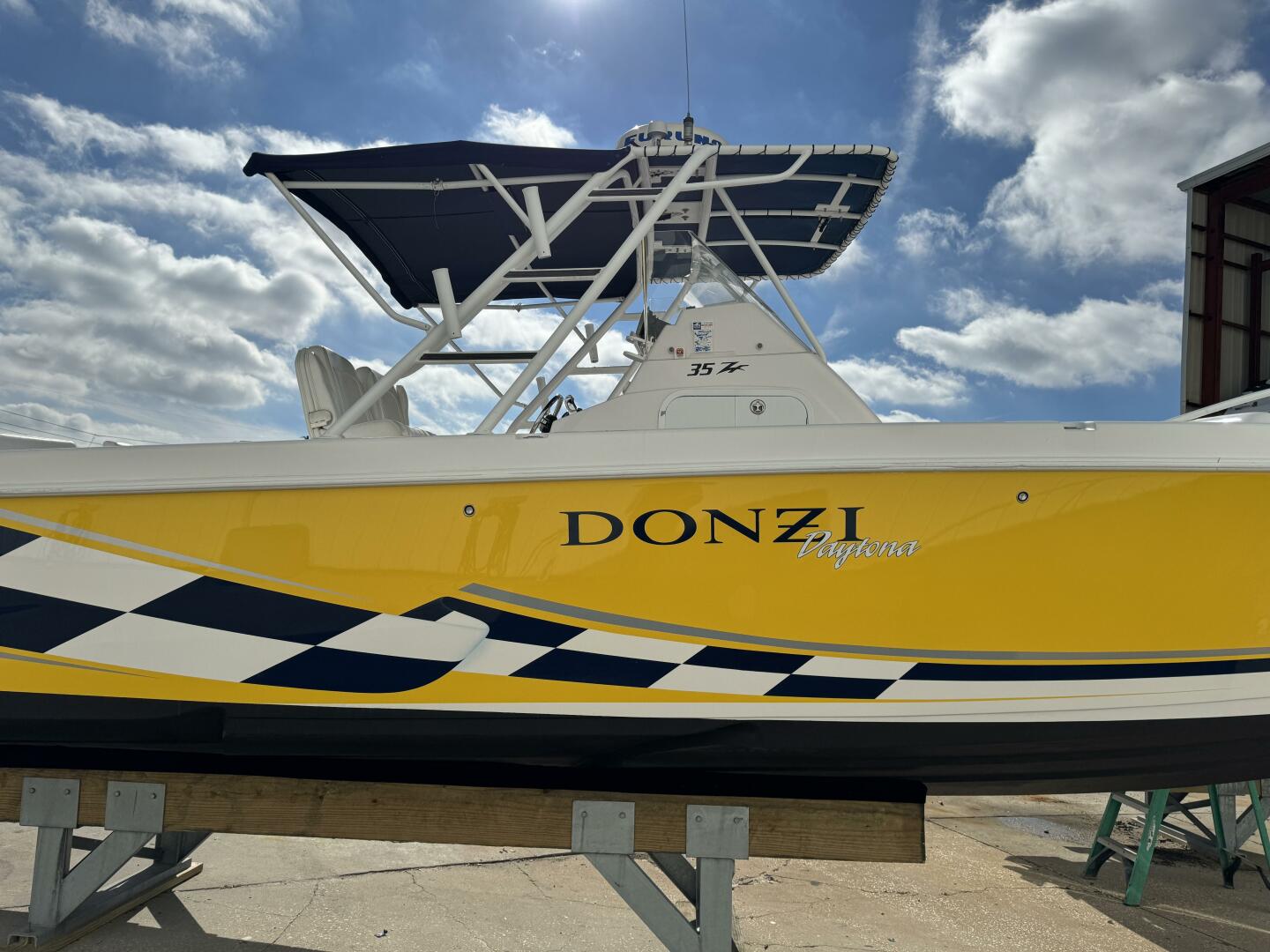 Slide: The Image of Donzi 35 ZF 2002 - 4080743