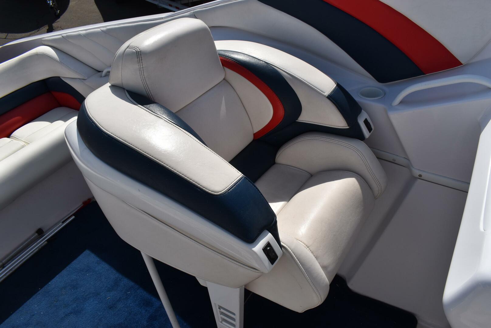 Slide: The Image of Donzi 38 2000 - 5312980