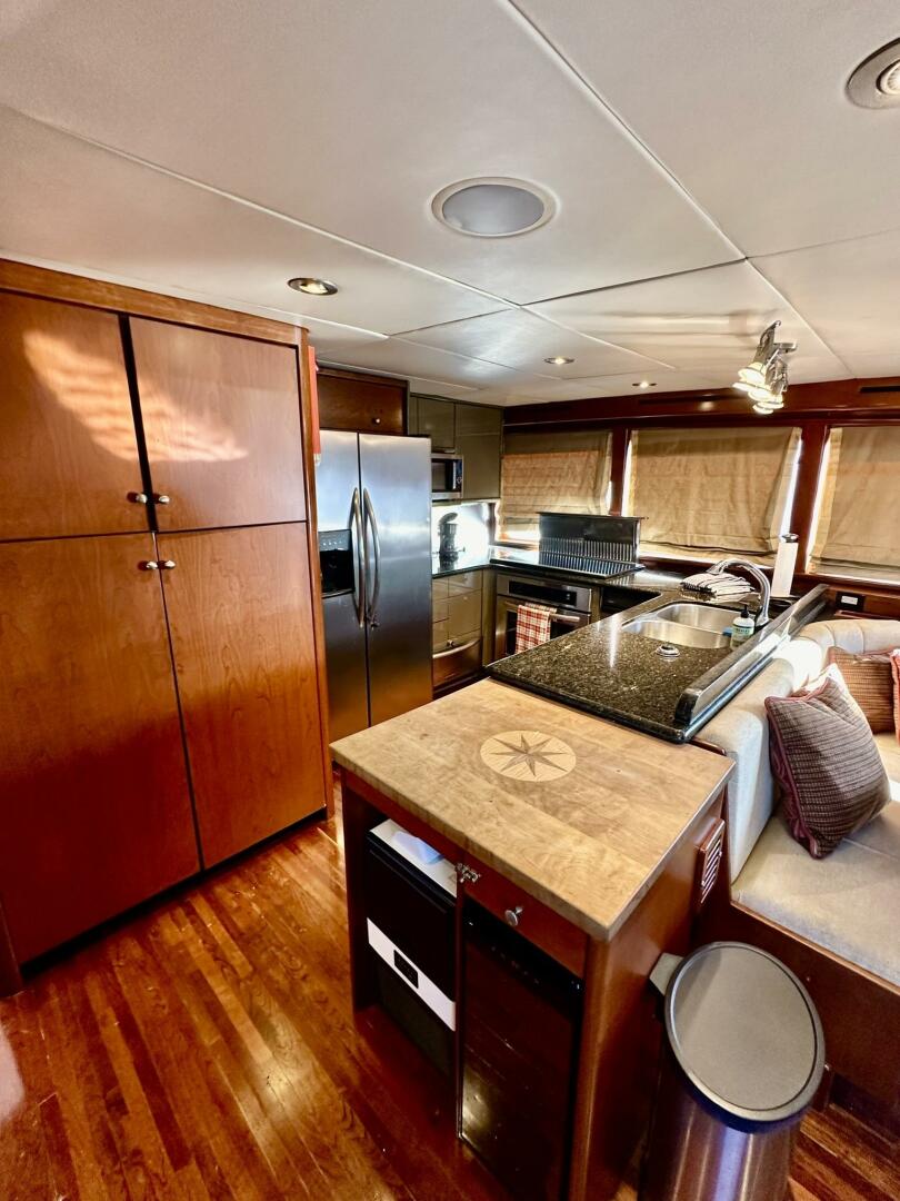 Slide: The Image of Dovercraft Custom RPH Motor Yacht 2001 - 4832051