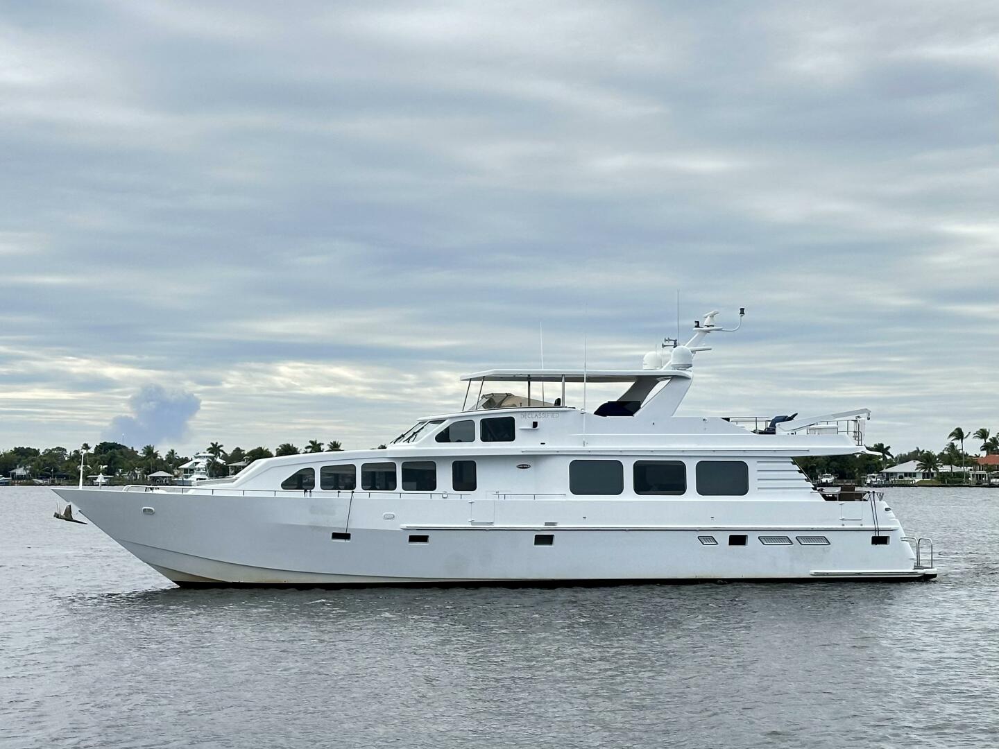 Slide: The Image of Dovercraft Custom RPH Motor Yacht 2001 - 4955189