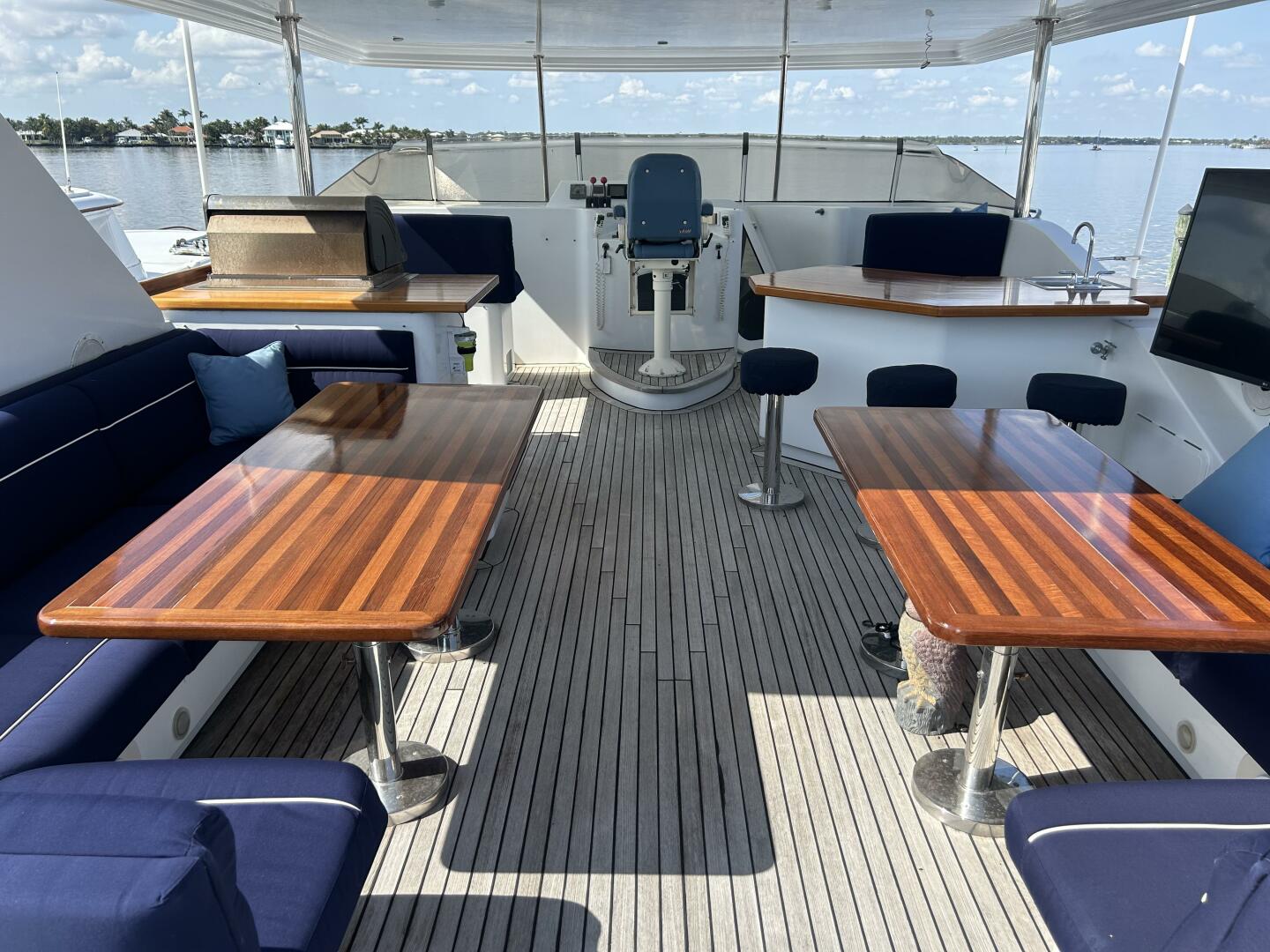 Slide: The Image of Dovercraft Custom RPH Motor Yacht 2001 - 5018694