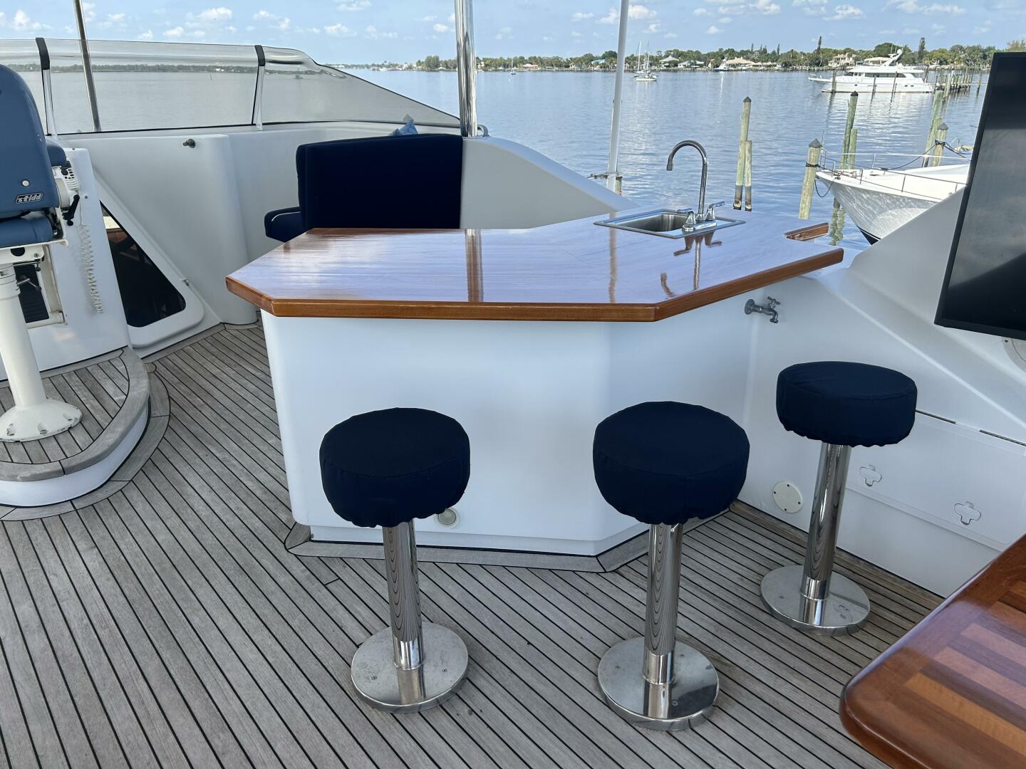 Slide: The Image of Dovercraft Custom RPH Motor Yacht 2001 - 5018686
