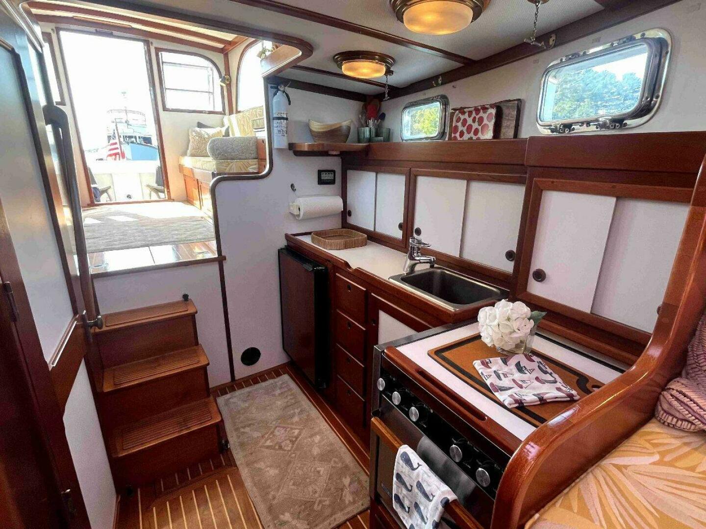 Slide: The Image of Duffy 35 Flybridge Cruiser 1990 - 4621732