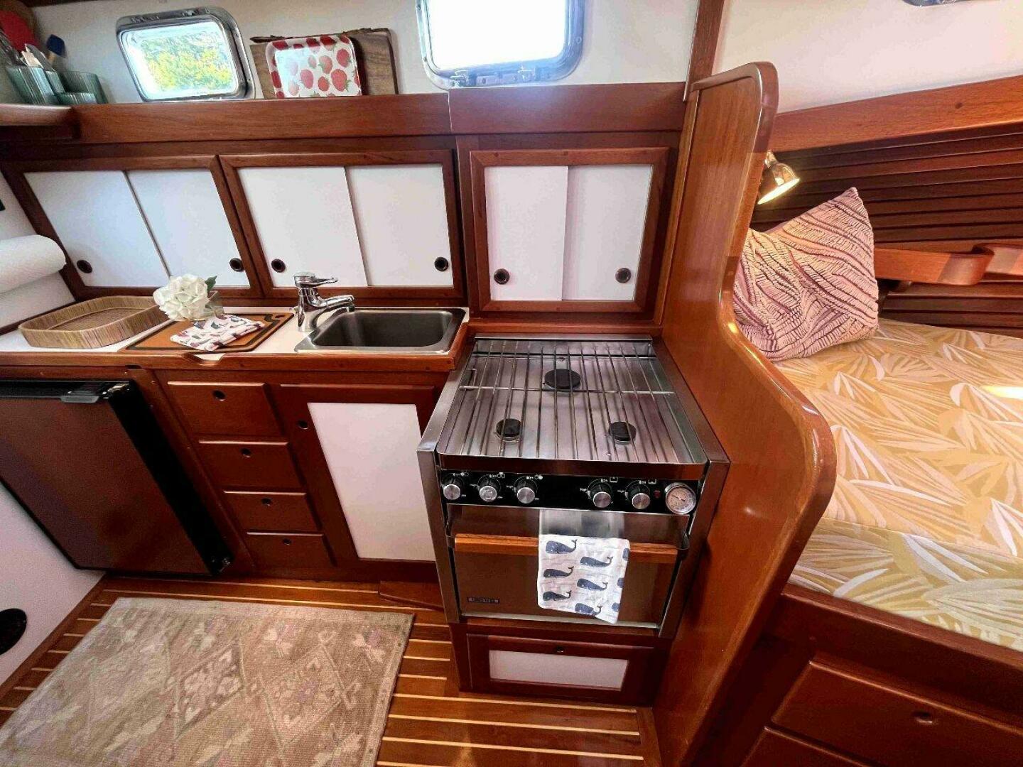 Slide: The Image of Duffy 35 Flybridge Cruiser 1990 - 4621734