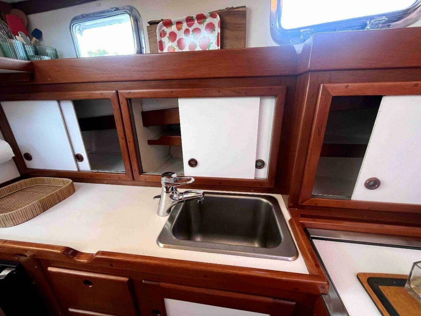Slide: The Image of Duffy 35 Flybridge Cruiser 1990 - 4621735
