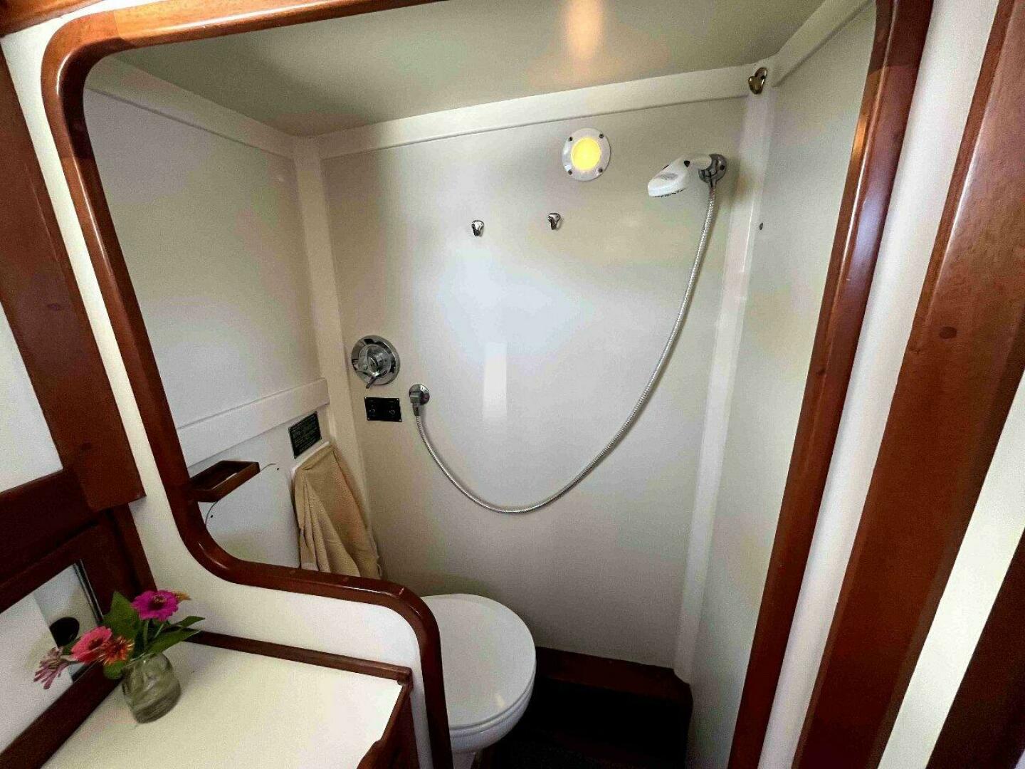 Slide: The Image of Duffy 35 Flybridge Cruiser 1990 - 4621745