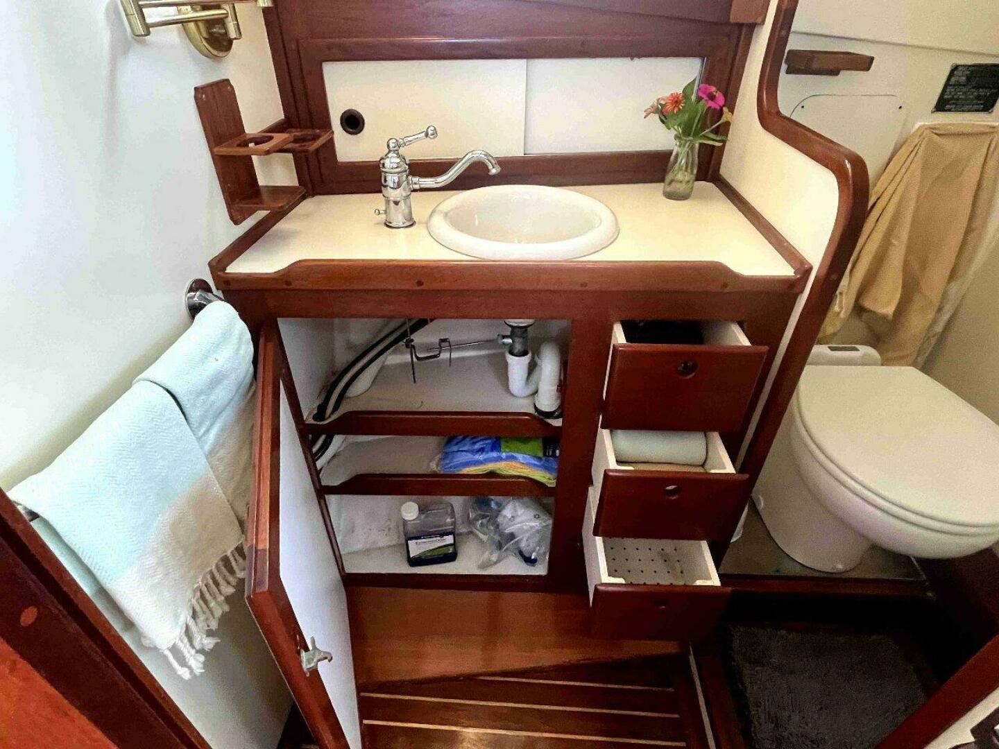 Slide: The Image of Duffy 35 Flybridge Cruiser 1990 - 4621746