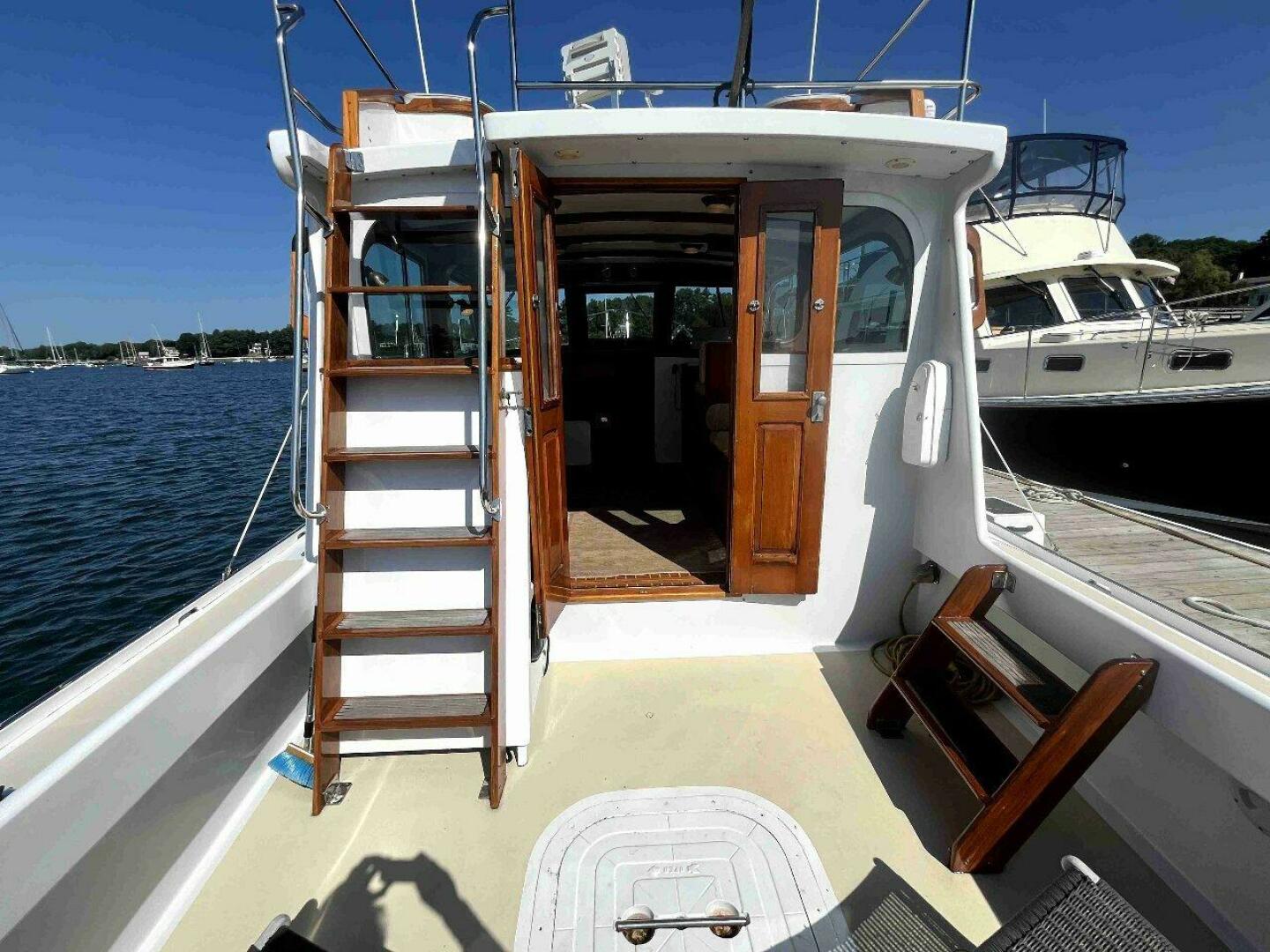 Slide: The Image of Duffy 35 Flybridge Cruiser 1990 - 4621757