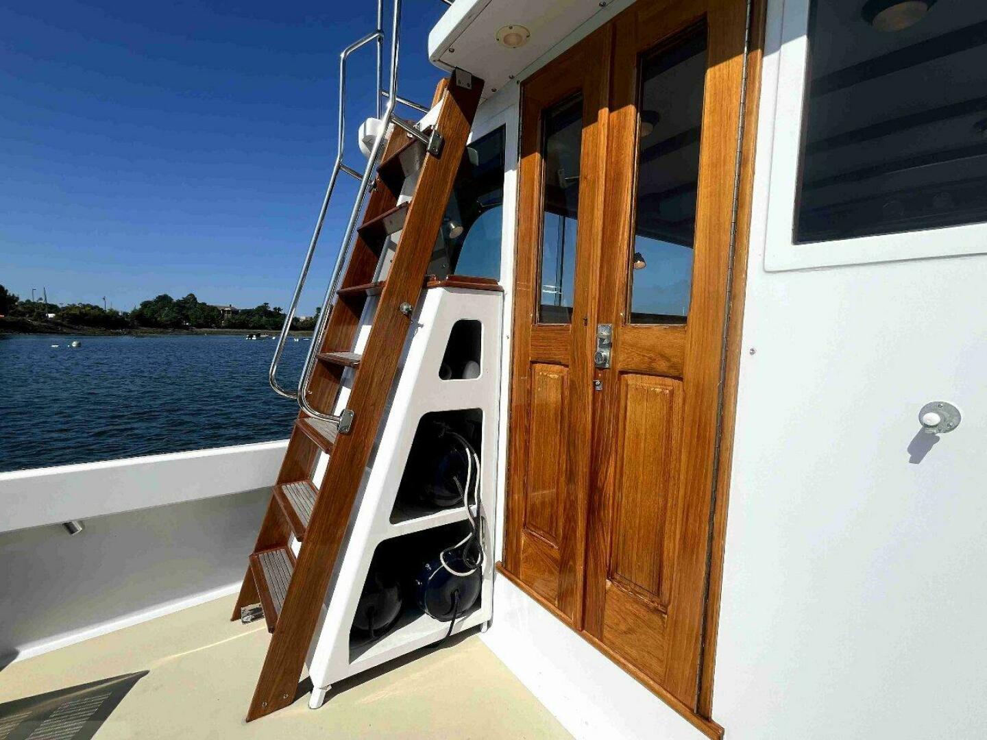 Slide: The Image of Duffy 35 Flybridge Cruiser 1990 - 4621758