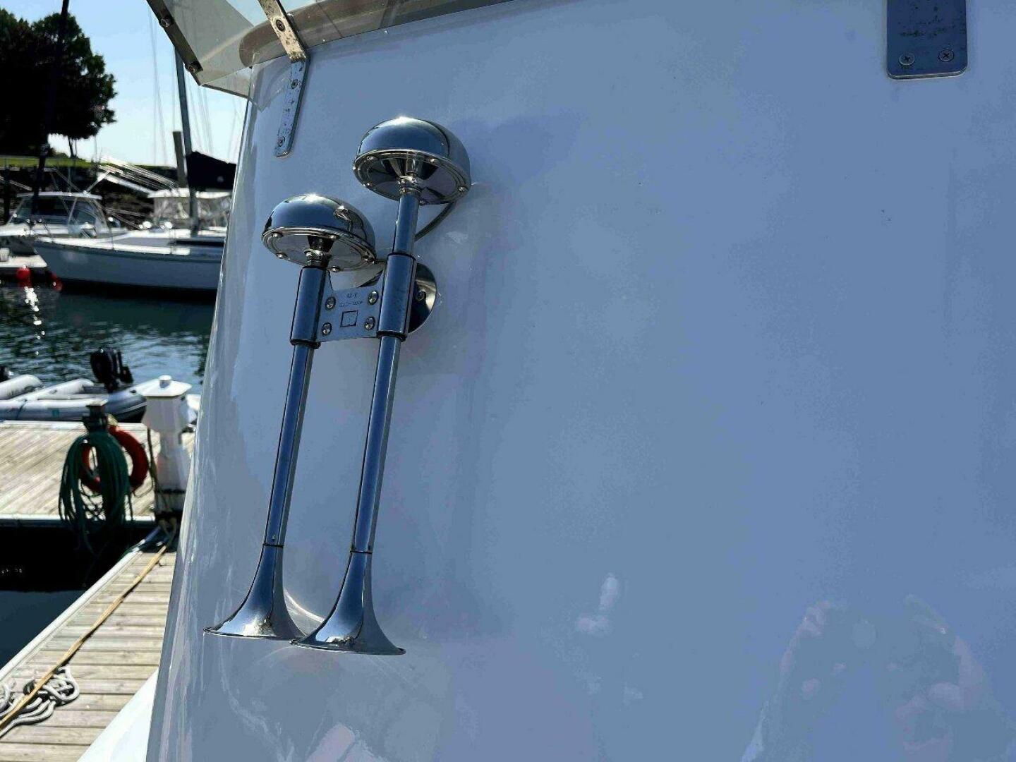 Slide: The Image of Duffy 35 Flybridge Cruiser 1990 - 4621771