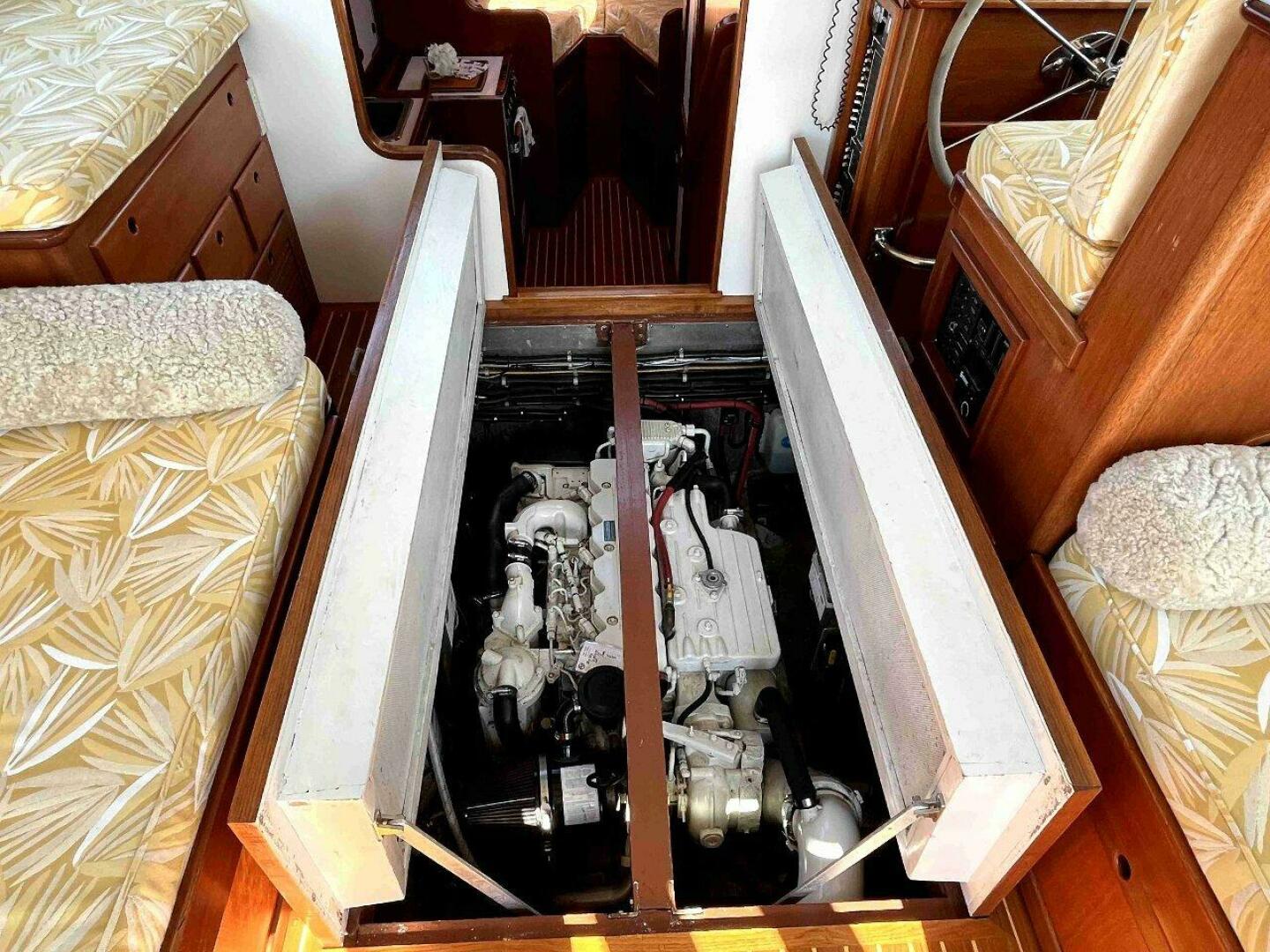 Slide: The Image of Duffy 35 Flybridge Cruiser 1990 - 4621790