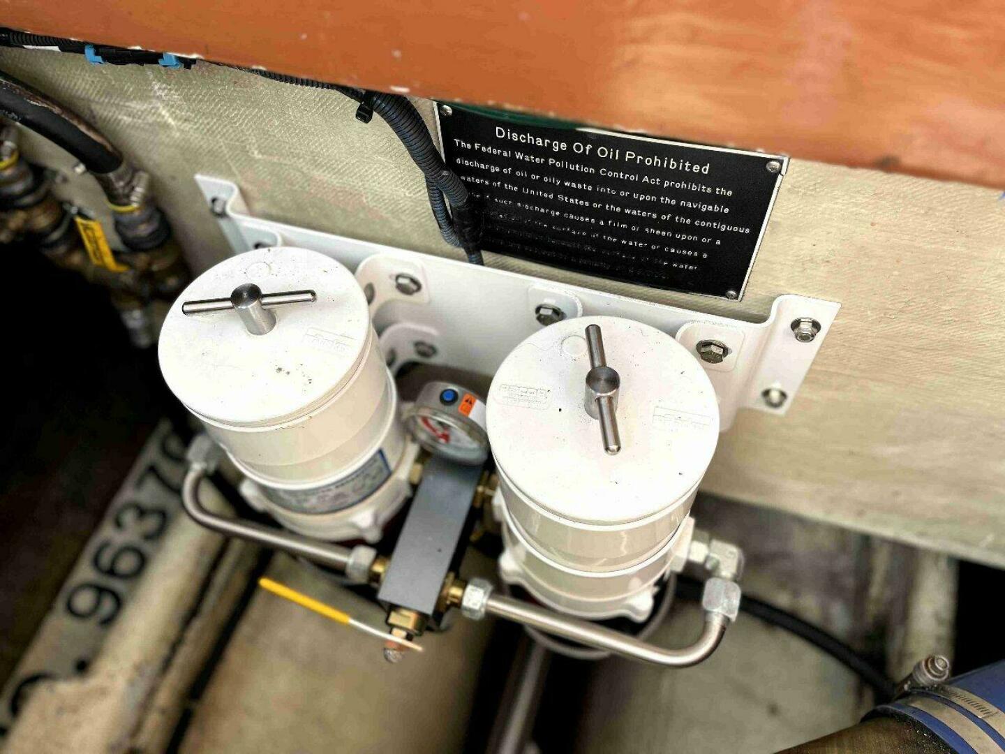 Slide: The Image of Duffy 35 Flybridge Cruiser 1990 - 4621793