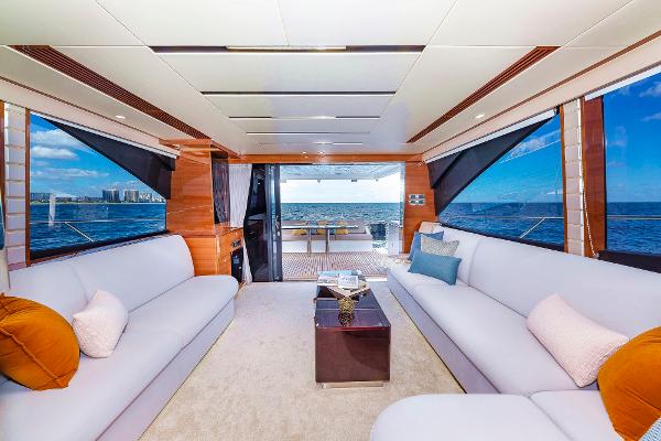 Slide: The Image of Dyna 63 Flybridge Hull #15 2022 - 3