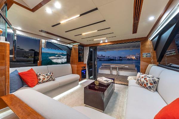 Slide: The Image of Dyna 63 Flybridge Hull #15 2022 - 7