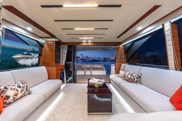 Slide: The Image of Dyna 63 Flybridge Hull #15 2022 - 8