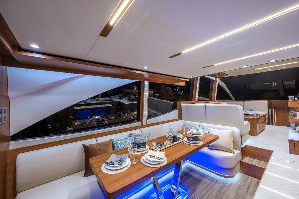 Slide: The Image of Dyna 63 Flybridge Hull #16 2022 - 4