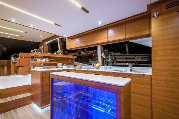 Slide: The Image of Dyna 63 Flybridge Hull #16 2022 - 6