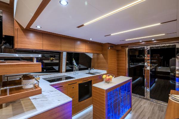 Slide: The Image of Dyna 63 Flybridge Hull #16 2022 - 7