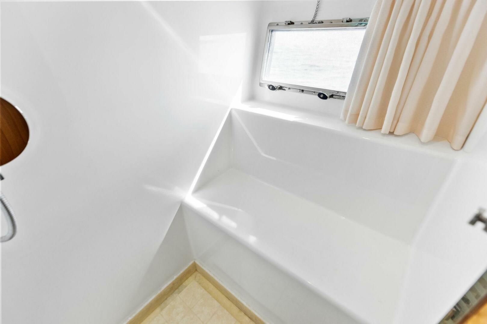 Slide: The Image of 2015 Dyna 60 Motor Yacht 'Wanderlust' - 4789846