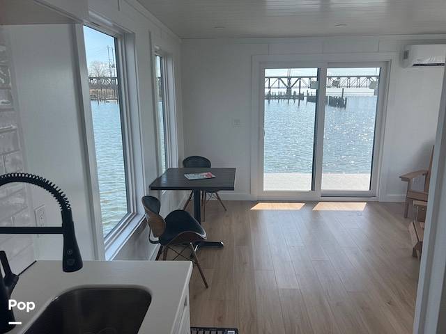 Slide: The Image of East Coast Houseboats Freedom 40 2024 - 15192748