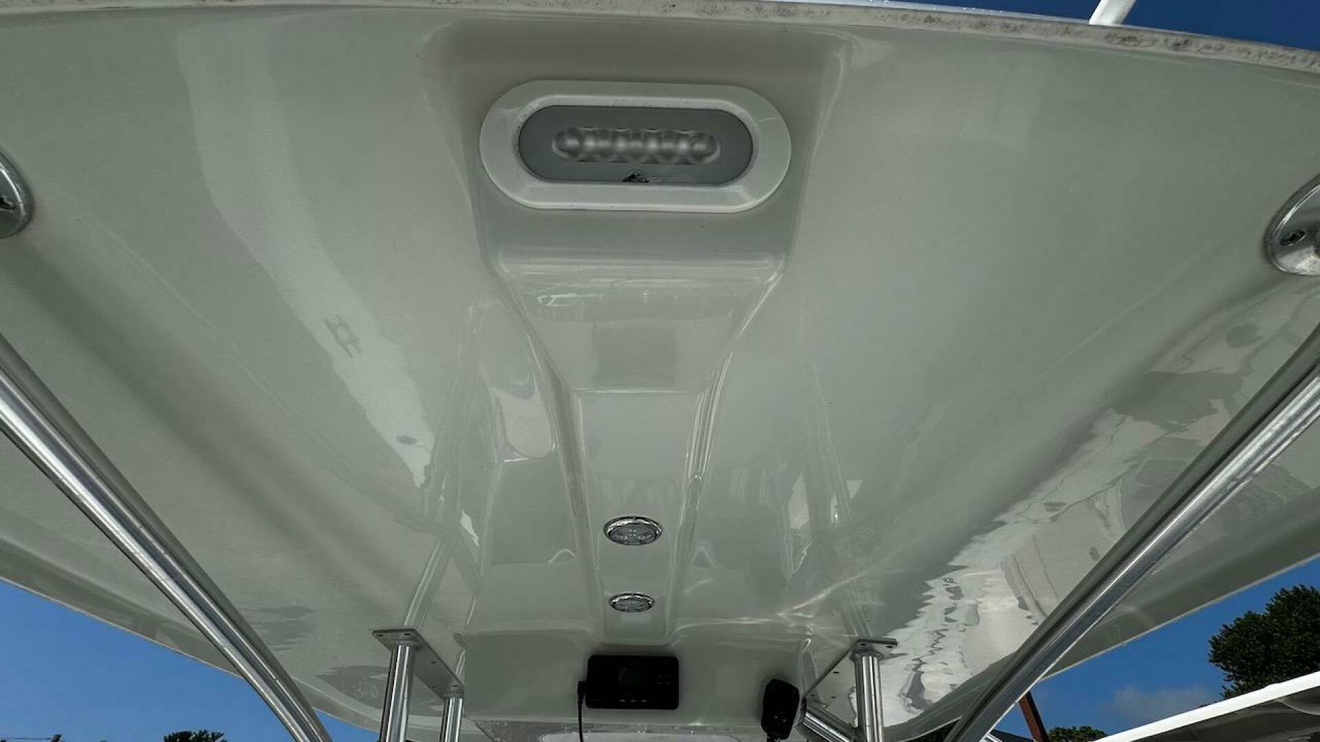Slide: The Image of Eastern 248 Center Console 2021 - 4624462