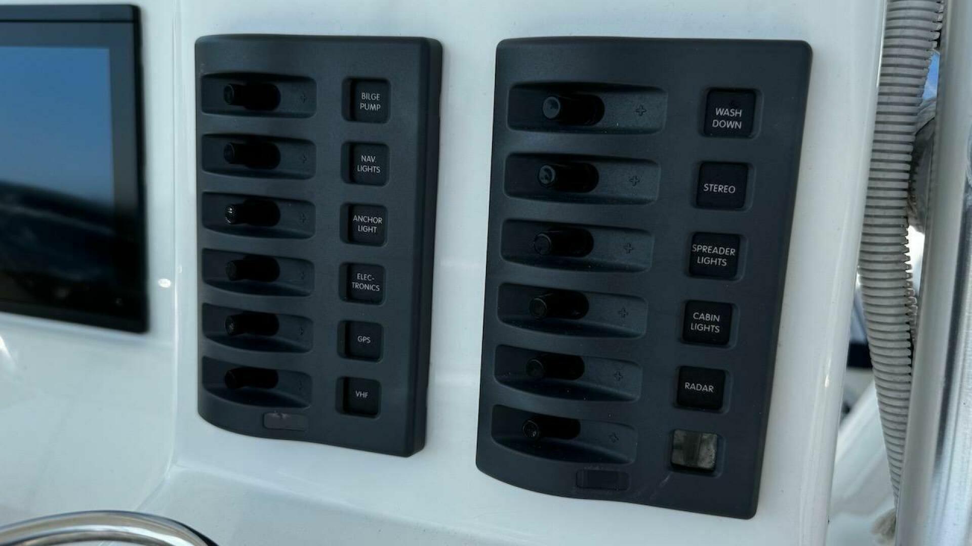Slide: The Image of Eastern 248 Center Console 2021 - 4624464