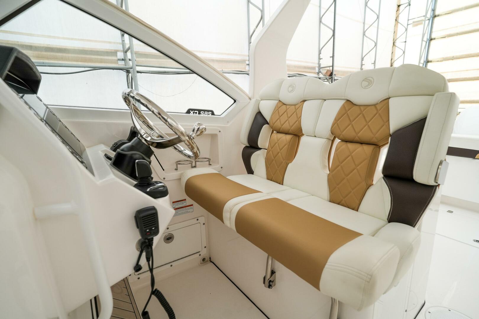Slide: The Image of Edgewater 262 CX 2022 - 4771843