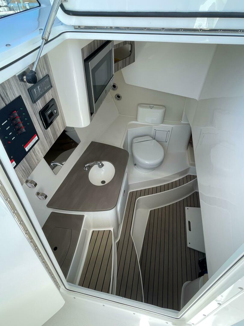 Slide: The Image of Edgewater 280 CX 2021 - 4985257