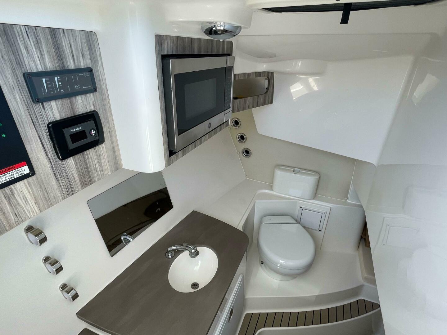 Slide: The Image of Edgewater 280 CX 2021 - 4985260
