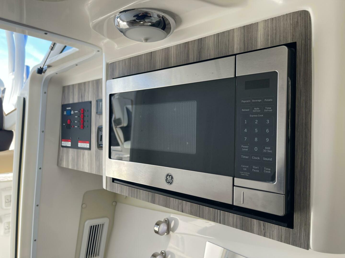 Slide: The Image of Edgewater 280 CX 2021 - 4985261