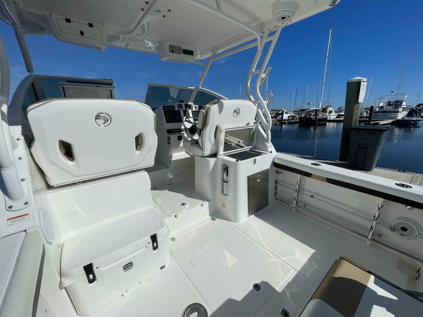Slide: The Image of Edgewater 280 CX 2021 - 4985263