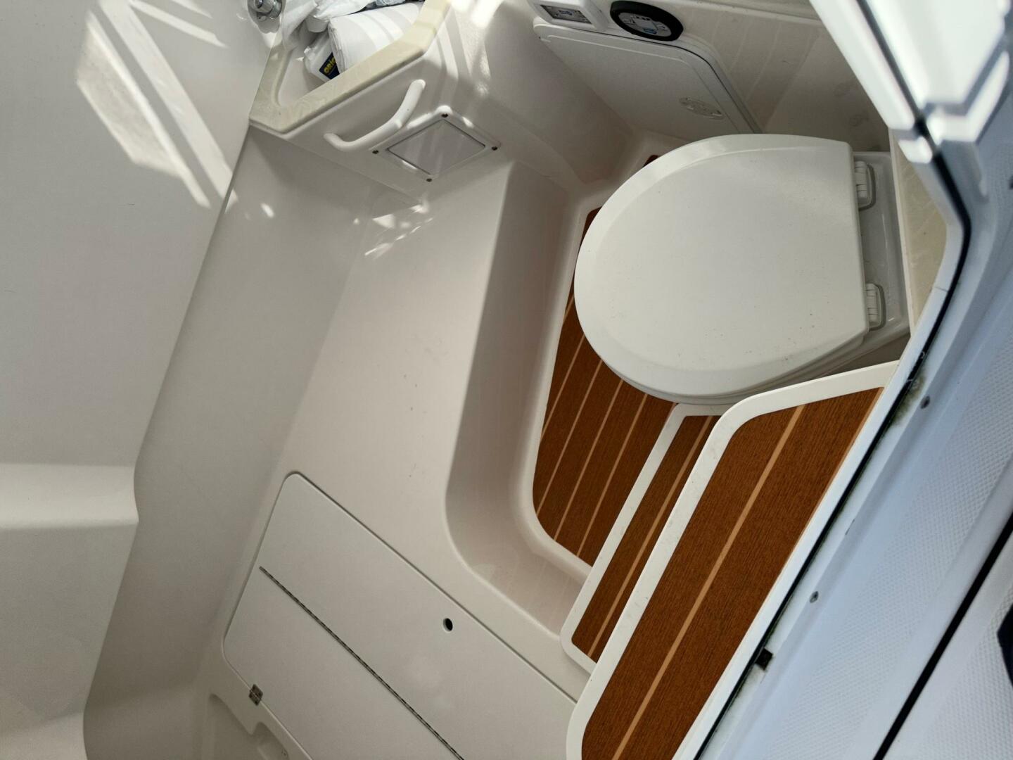 Slide: The Image of Edgewater 285 CC 2023 - 5513324