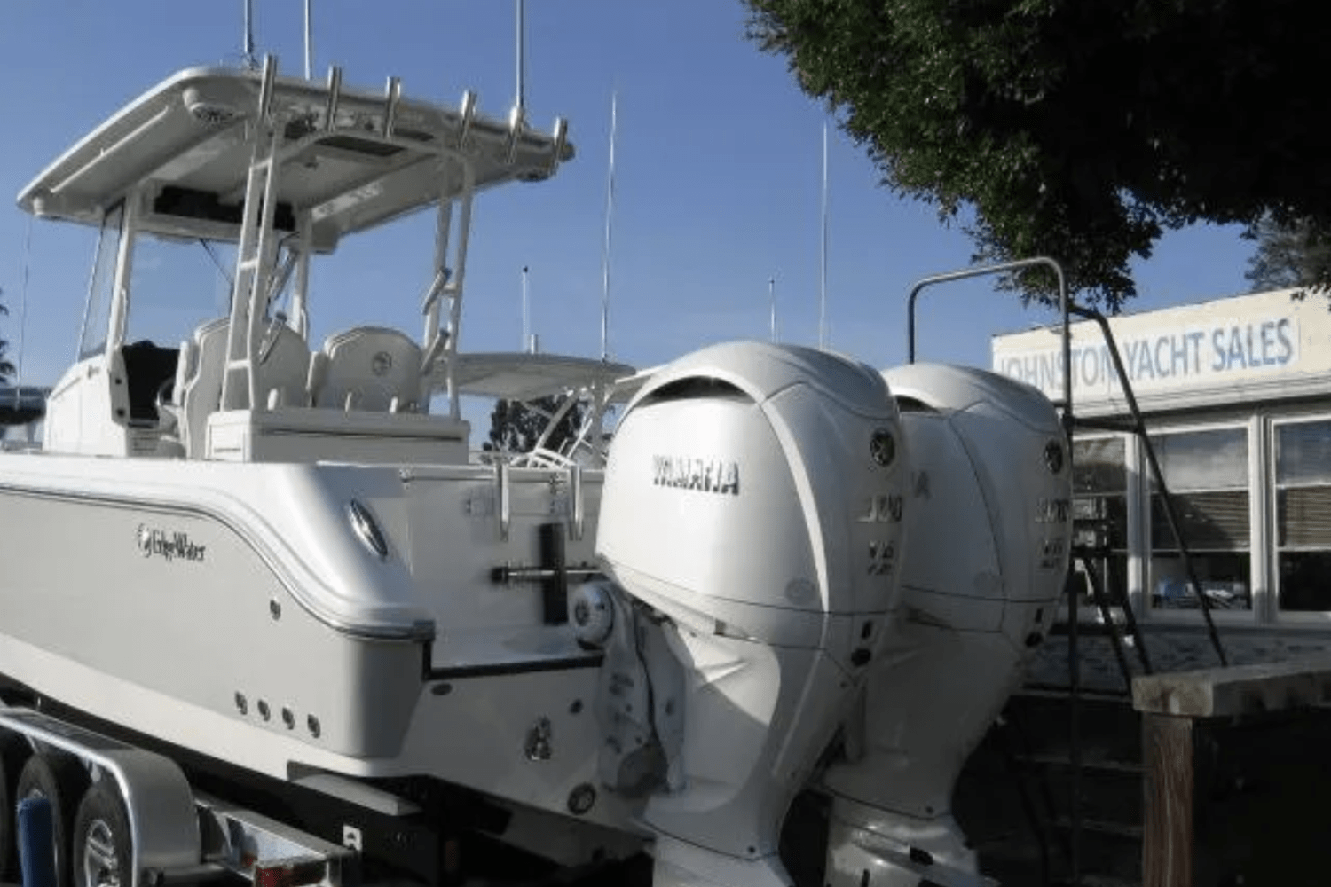 Slide: The Image of EdgeWater 325CC 2024 - 2